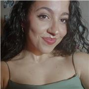 Soy docente de Lengua Castellana y Literatura con una vocación innata por inspirar y guiar a mis alumnos hacia el éxito académico.